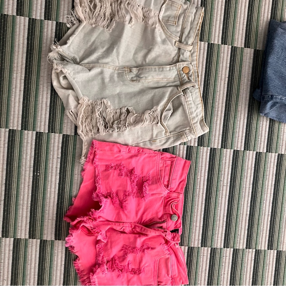 VENUS Jean Shorts in Pink and Cream